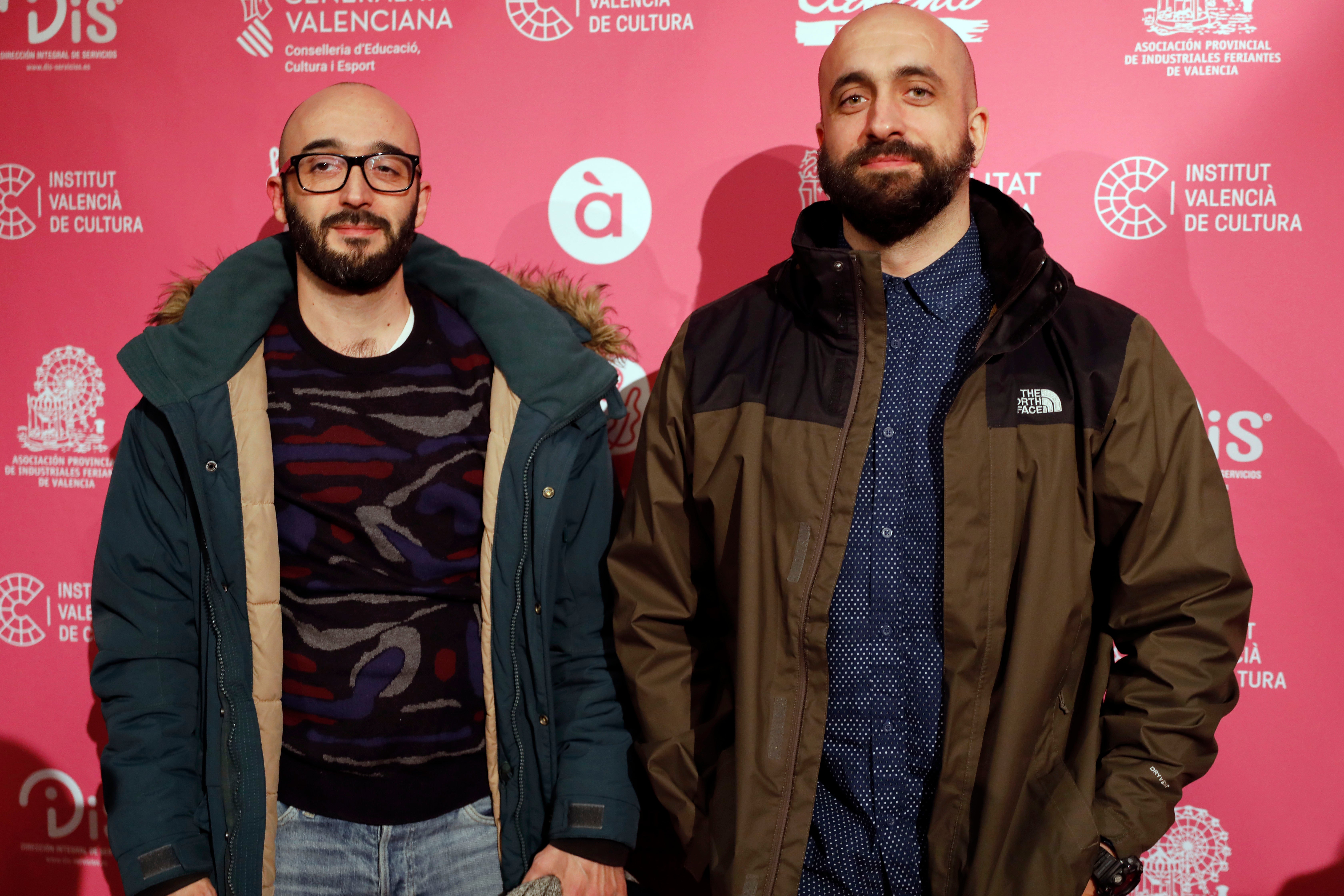 Gener resultó este jueves la banda triunfadora en la segunda edición de los premios Carles Santos de la Música Valenciana. Se alzó con los galardones al mejor diseño, mejor disco de pop y mejor disco por 'Cante el cos elèctric'. El Diluvi y Spanish Brass cosecharon dos premios cada uno. La gala de entrega de los galardones se celebró en el Teatro Principal de Valencia. 