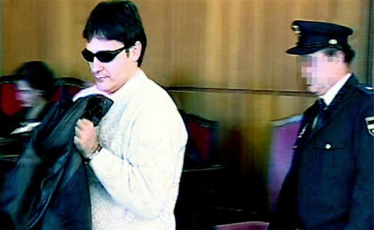  Ferrándiz. El asesino de prostitutas, durante el juicio tras el que fue condenado a 68 años de cárcel. 