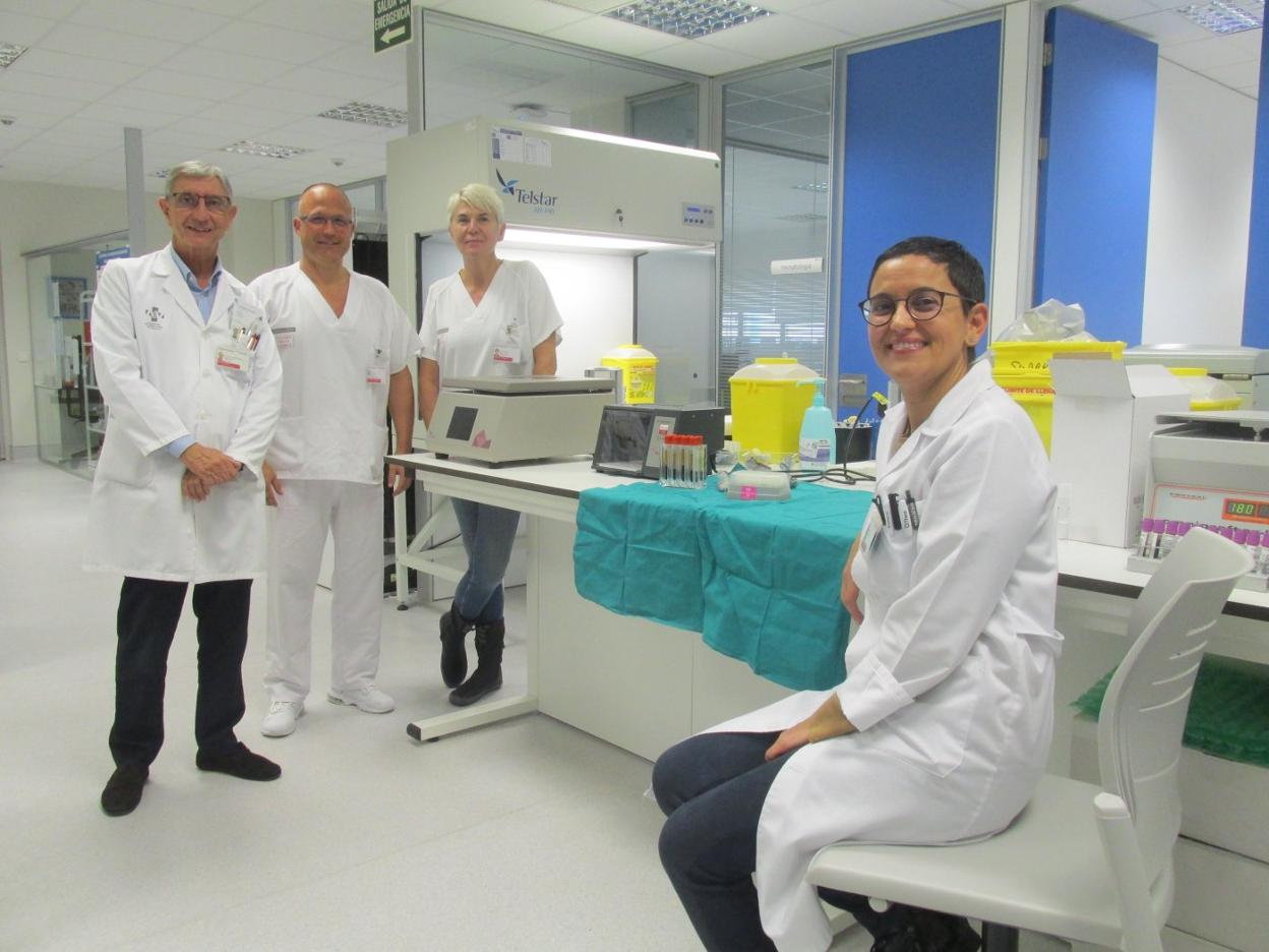 Los doctores Juan Navarro, Julián Díaz, María José Martínez y María García Pous. 