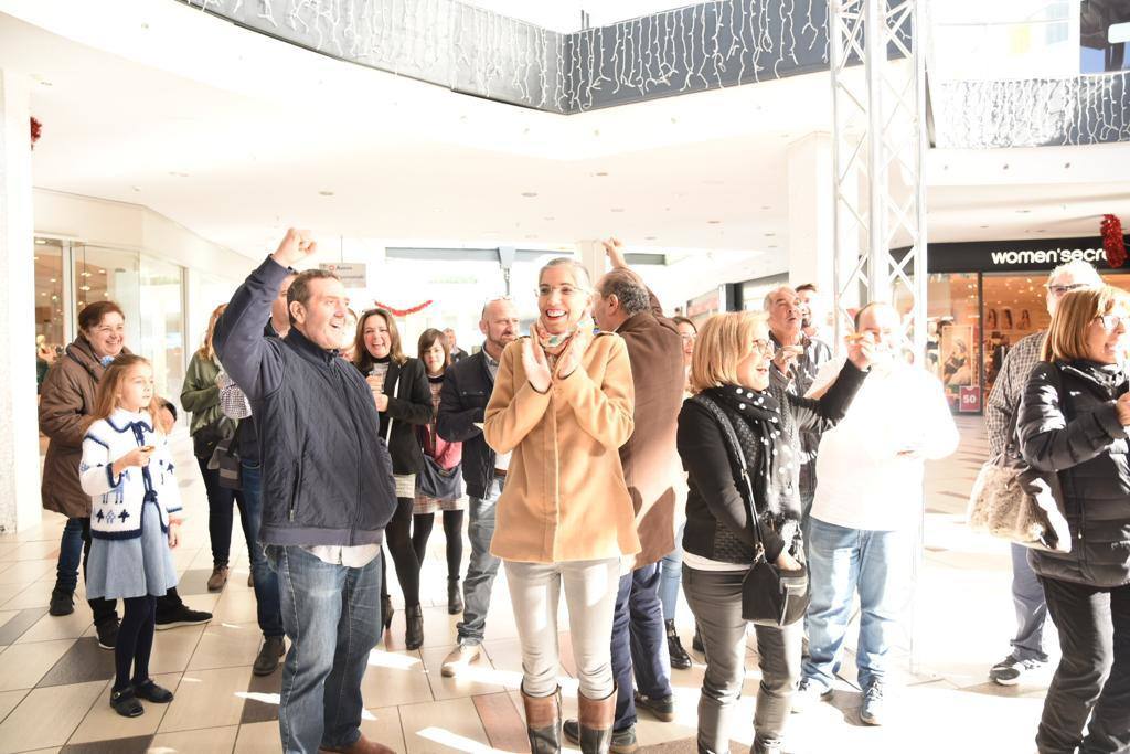 El Centro Comercial Plaza Mayor, en Xàtiva, ha vendido el quinto premio (06293) del Sorteo Extraordinario de la Lotería de Navidad 2019.