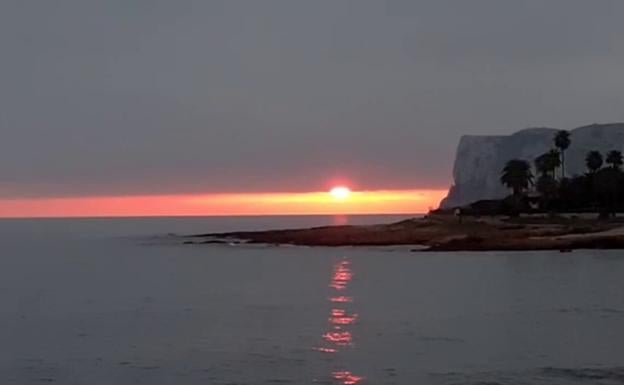 Espectacular amanecer en Dénia