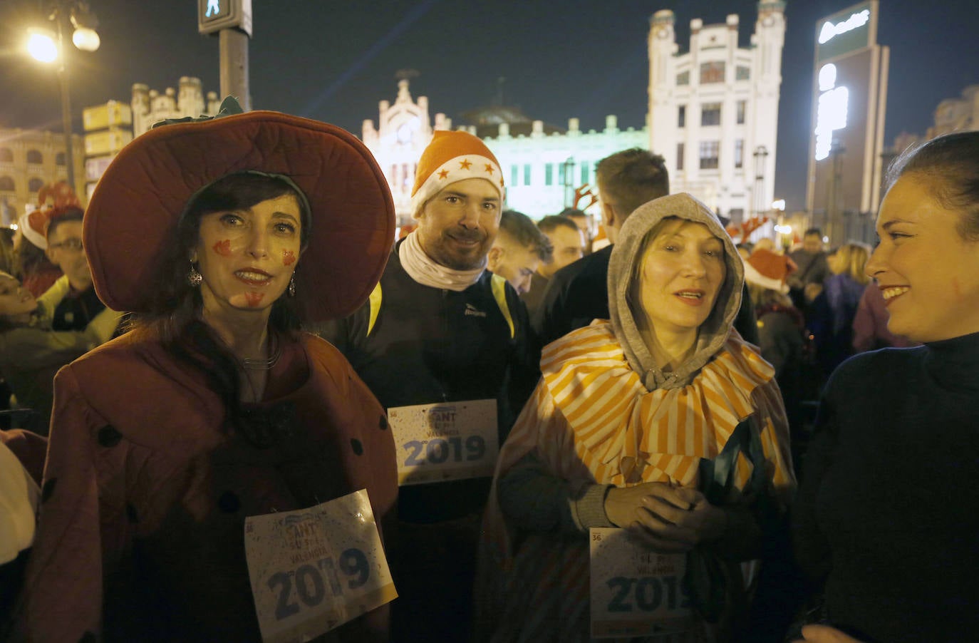 Corredores populares han despedido este lunes 30 el año 2019 con la carrera de San Silvestre de Valencia.