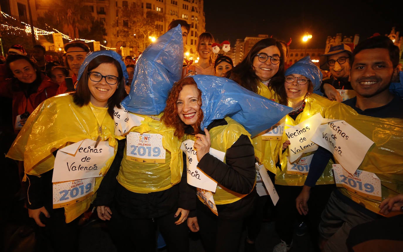 Corredores populares han despedido este lunes 30 el año 2019 con la carrera de San Silvestre de Valencia.