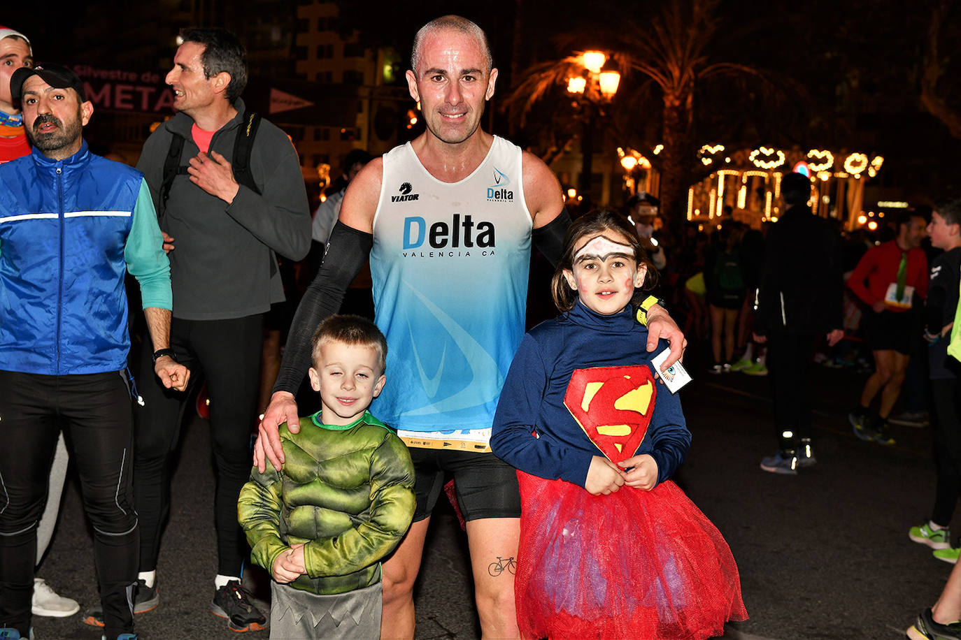 Corredores populares han despedido este lunes 30 el año 2019 con la carrera de San Silvestre de Valencia.