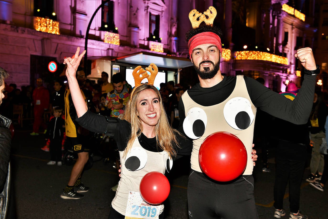 Corredores populares han despedido este lunes 30 el año 2019 con la carrera de San Silvestre de Valencia.