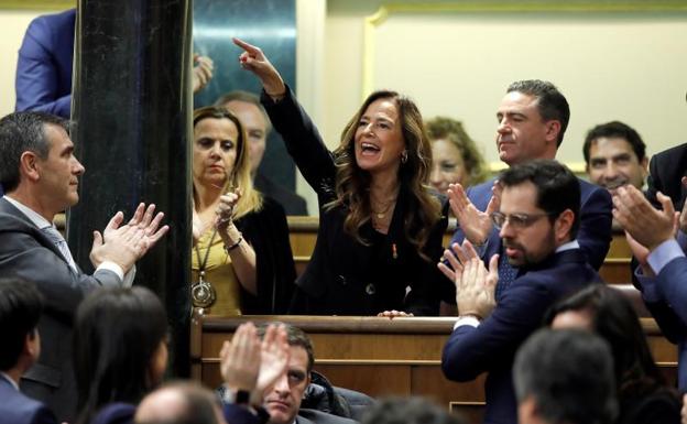 Teresa Jiménez Becerril (PP) increpa a Sánchez. 