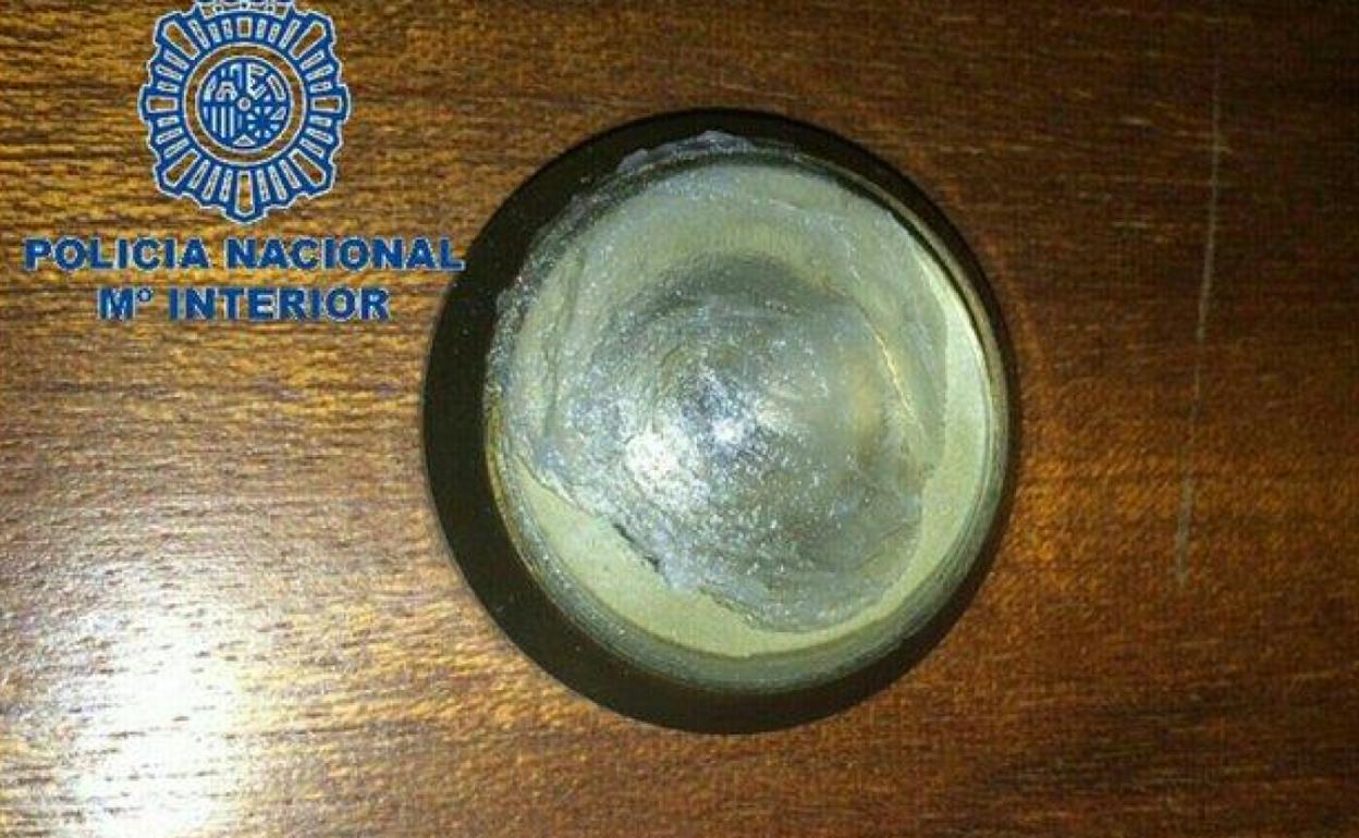 La Policía recuerda qué debes hacer si ves esto en la puerta de tu casa