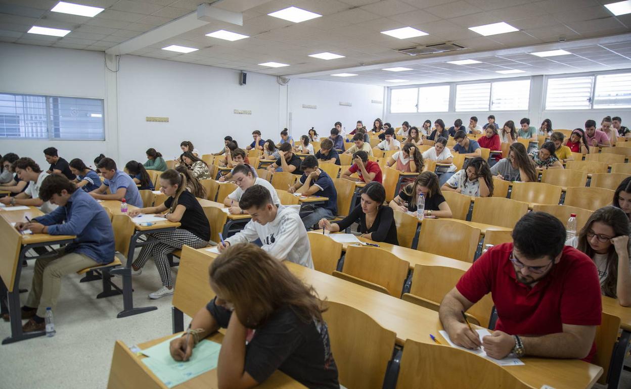 Convocatoria extraordinaria de las pruebas de Selectividad en la Universidad de Sevilla. 