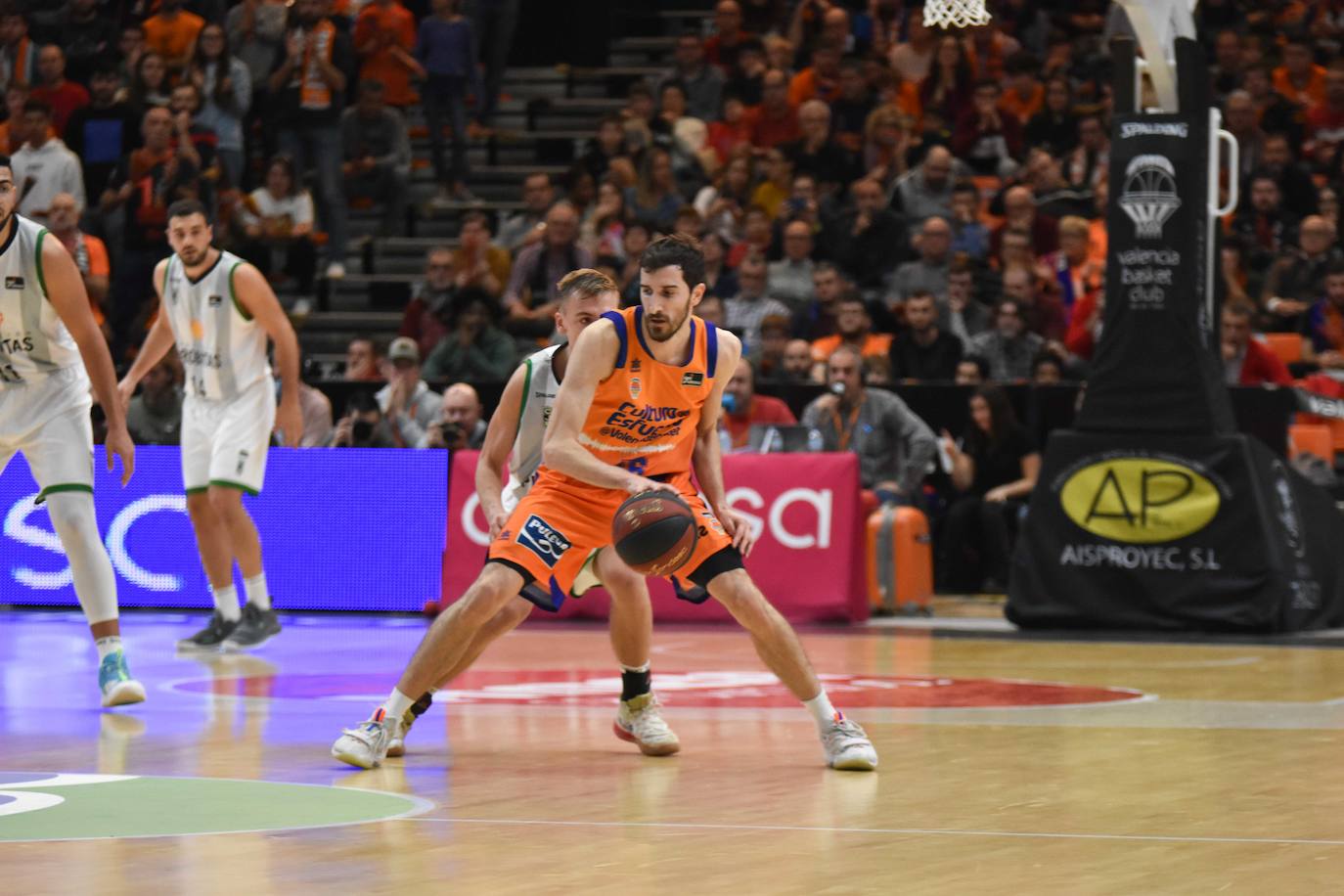 El equipo de Ponsarnau se ha enfrentado este domingo al Joventus en La Fonteta, en la que ha sido la última jornada de la primera vuelta en la fase regular de la Liga Endesa.