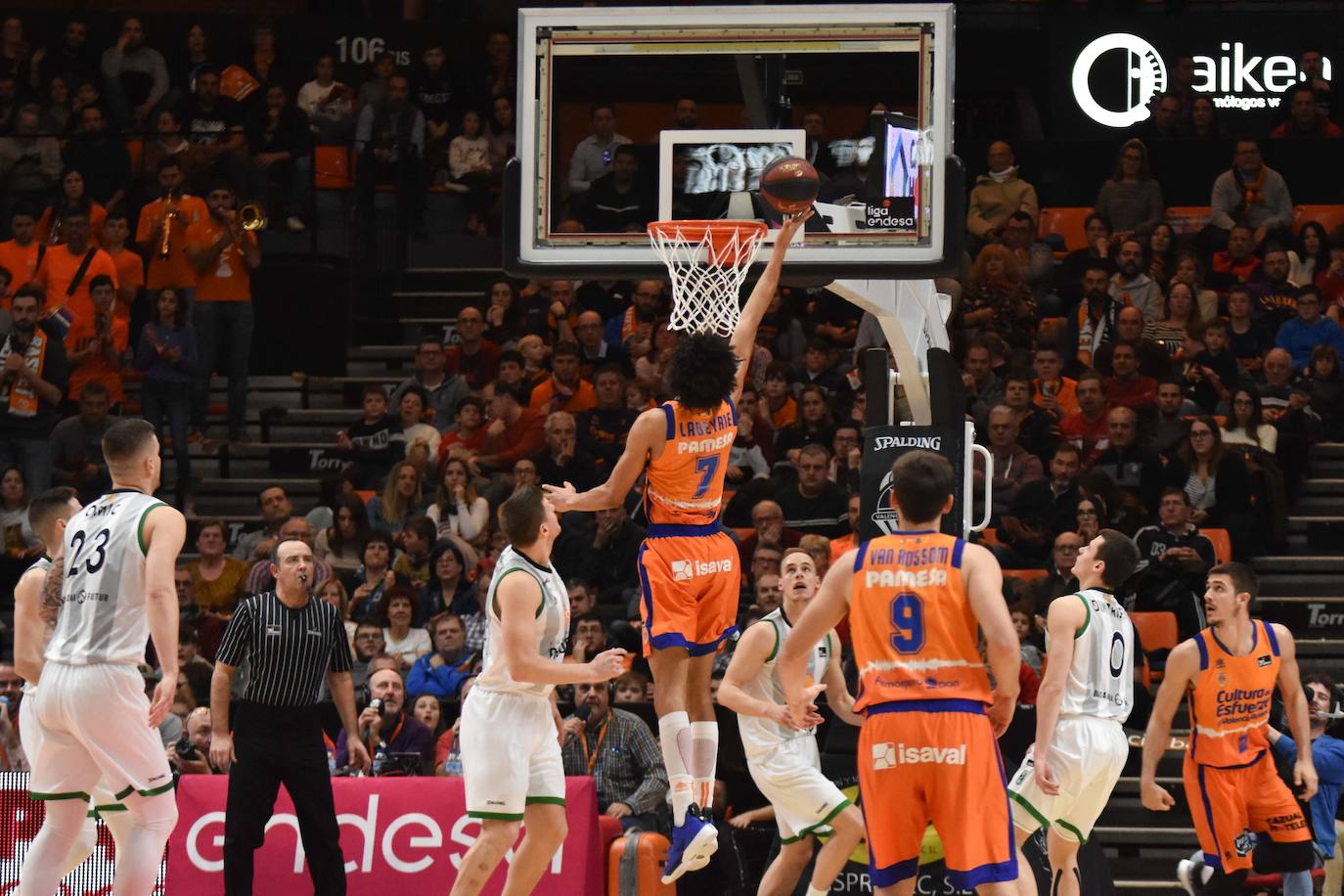 El equipo de Ponsarnau se ha enfrentado este domingo al Joventus en La Fonteta, en la que ha sido la última jornada de la primera vuelta en la fase regular de la Liga Endesa.