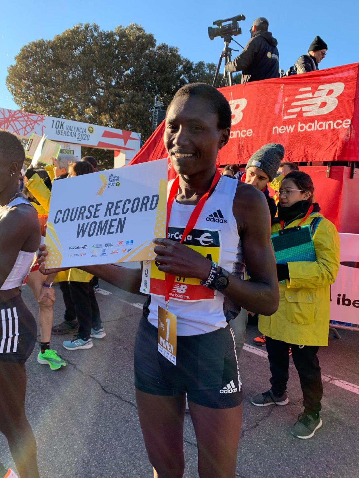 Chepkirui, después de batir el récord de la carrera. 