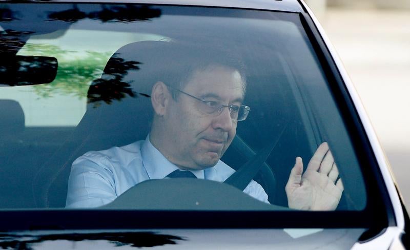 Josep Maria Bartomeu, a su llegada este lunes a la ciudad deportiva Joan Gamper. 