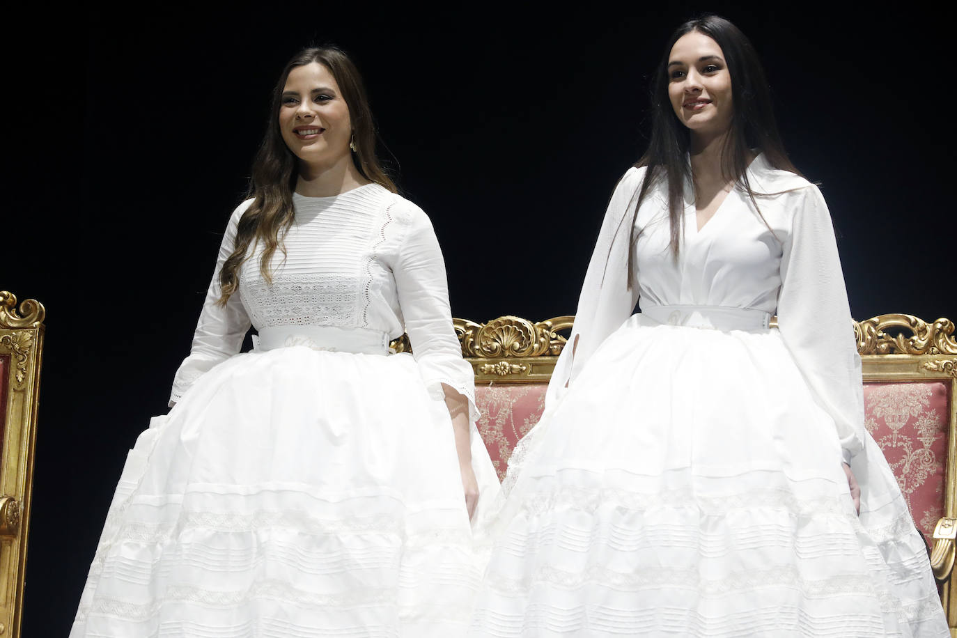 El Palacio de Congresos acogió este jueves el ensayo de las exaltaciones de las falleras mayores de Valencia, Consuelo Llobell y Carla García, que se celebrará los próximos 25 y 26. Acudieron el alcalde Ribó y el concejal de Cultura Festiva, Pere Fuset, en un acto que tendrá un aforo menor al lugar habitual del evento, el Palau de la Música, que tiene la sala principal cerrada.