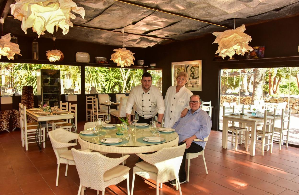 La familia Crespo Martínez, en el restaurante Ca Aleix. José Iglesias