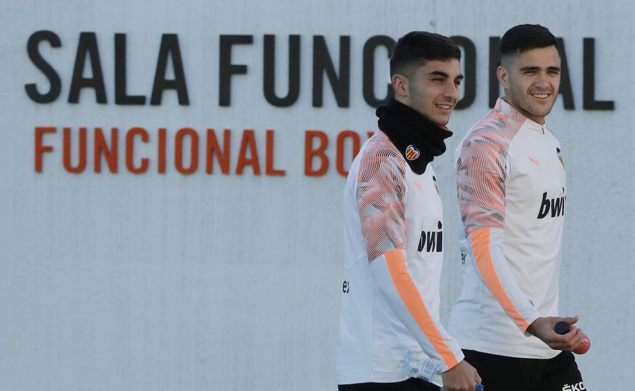 Ferran y Maxi Gómez, en un entrenamiento del Valencia