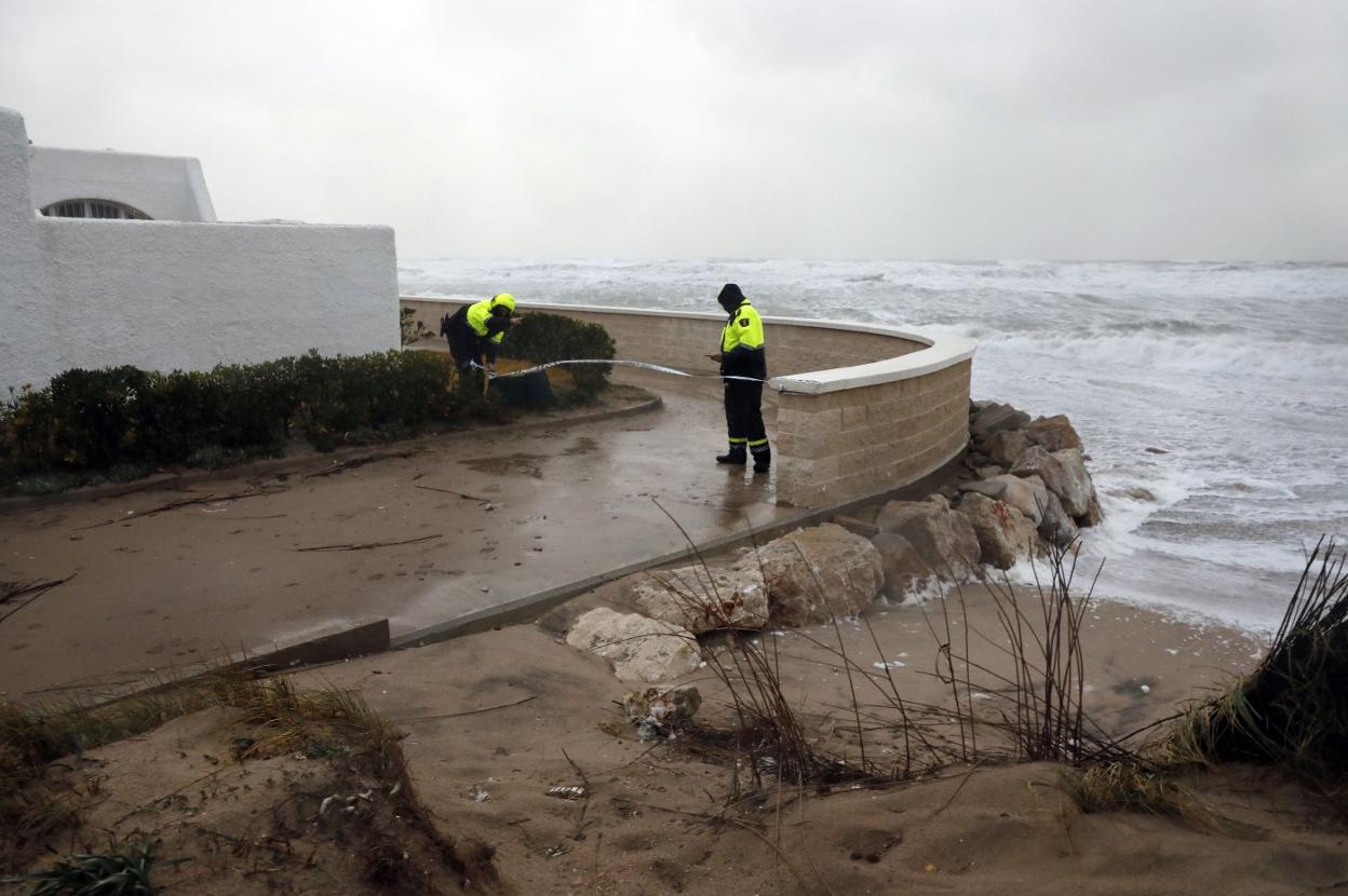 EL mar, ya en el paseo marítimo de la Casbah, ayer por la tarde. 