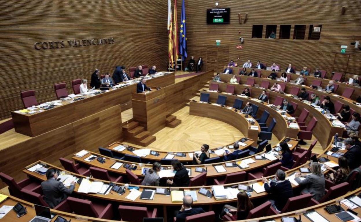 Podemos coincide con la oposición: el PSPV busca diluir el papel de Les Corts