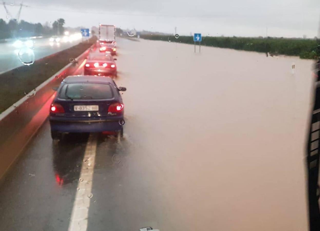 Autovía A7 cortada en Alberic. 