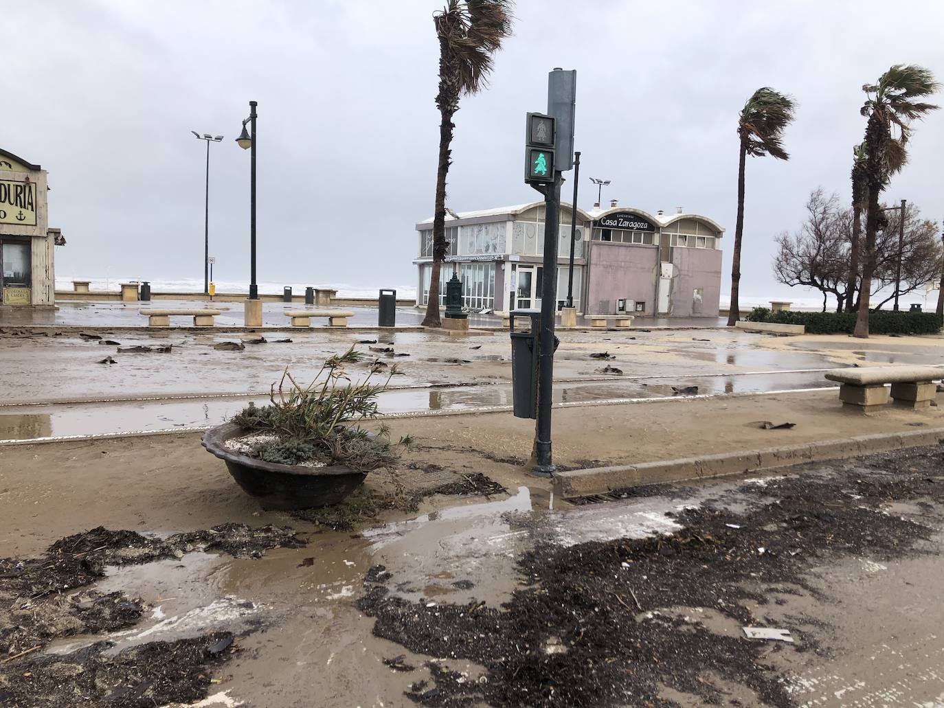 Fotos: Fuertes precipitaciones en la playa y el puerto de Valencia