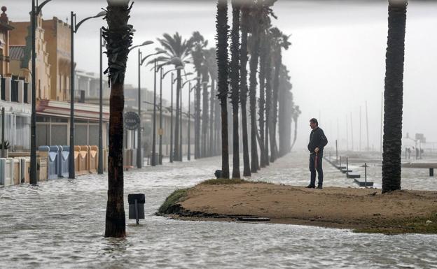 Imagen principal - Arriba: Castellón. Izquierda: Menorca. Derecha: Murcia.