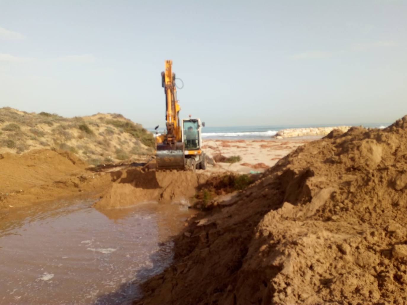 Fotos: La Albufera desagua al mar sin las turbinas