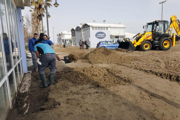 Hosteleros y alcaldes exigen un plan de choque al Gobierno tras el temporal