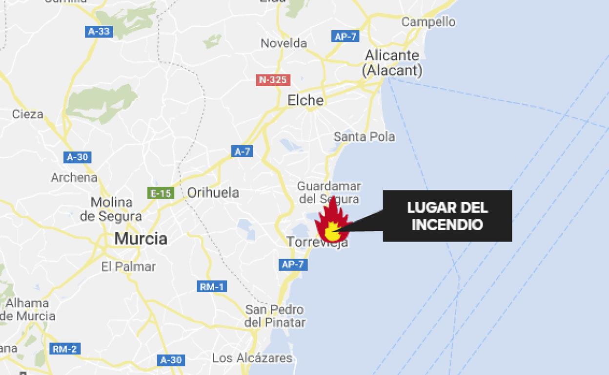 El incendio se originó en una vivienda de Torrevieja. 