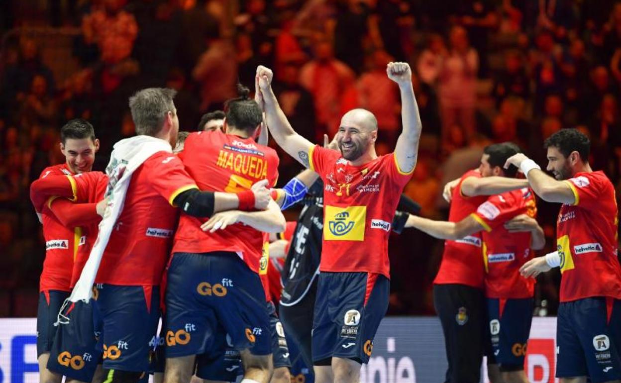 Los Hispanos celebran su oro en el Europeo.