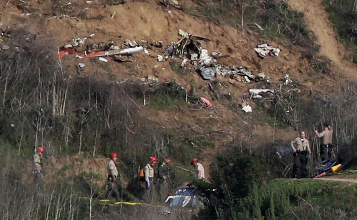 Restos del helicóptero accidentado en el que viajaba Kobe Bryant.