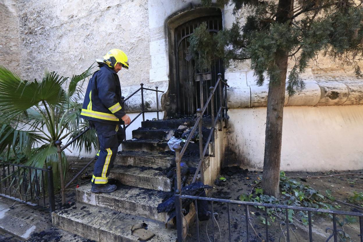 Incendio intencionado en las torres de Quart. 