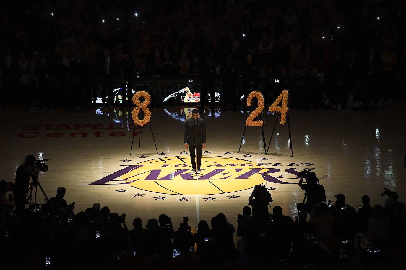 LeBron James habló por todos cuando Los Angeles Lakers honraron el recuerdo del ícono Kobe Bryant este viernes, entregando el simple mensaje: "No será olvidado".