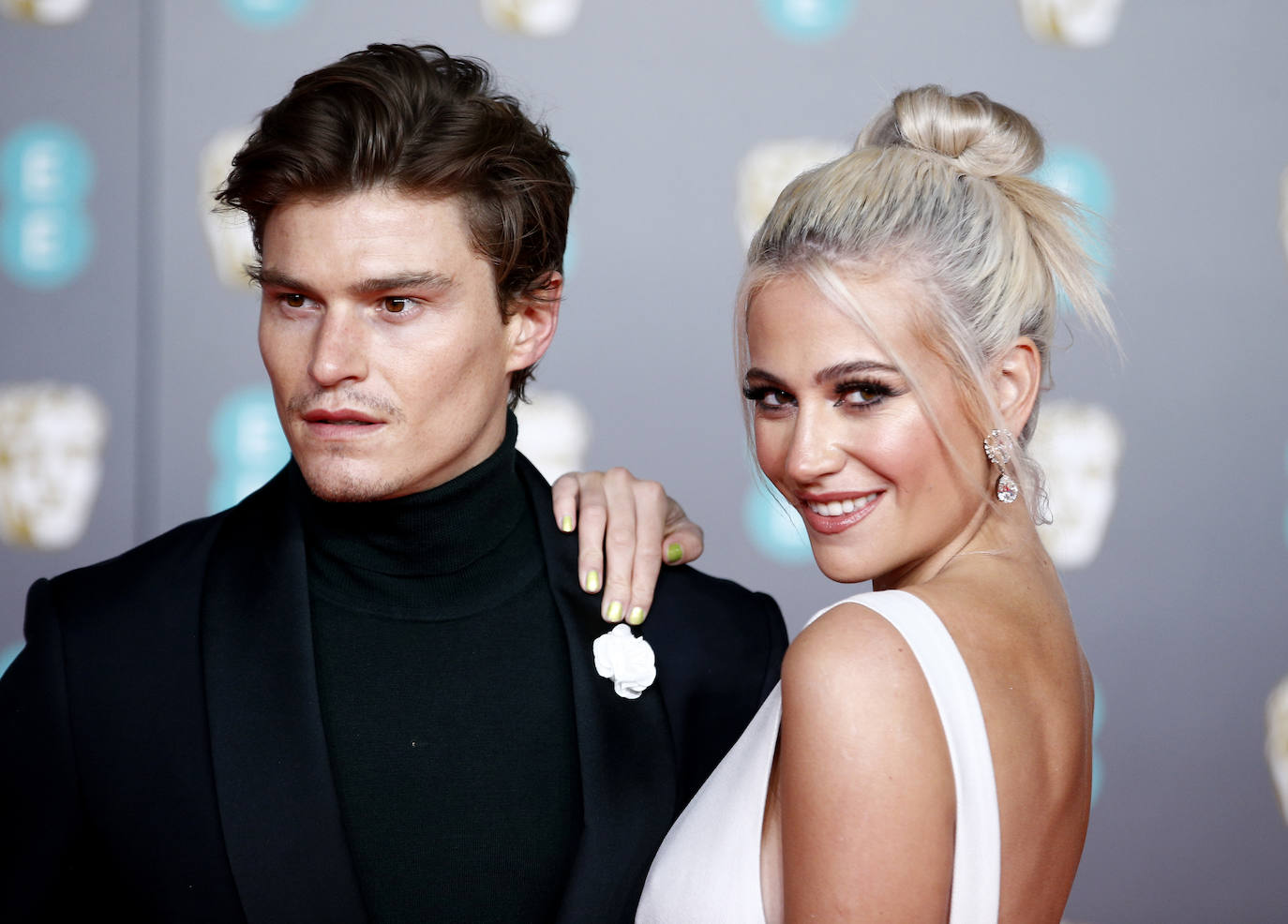 Pixie Lott y Oliver Cheshire 