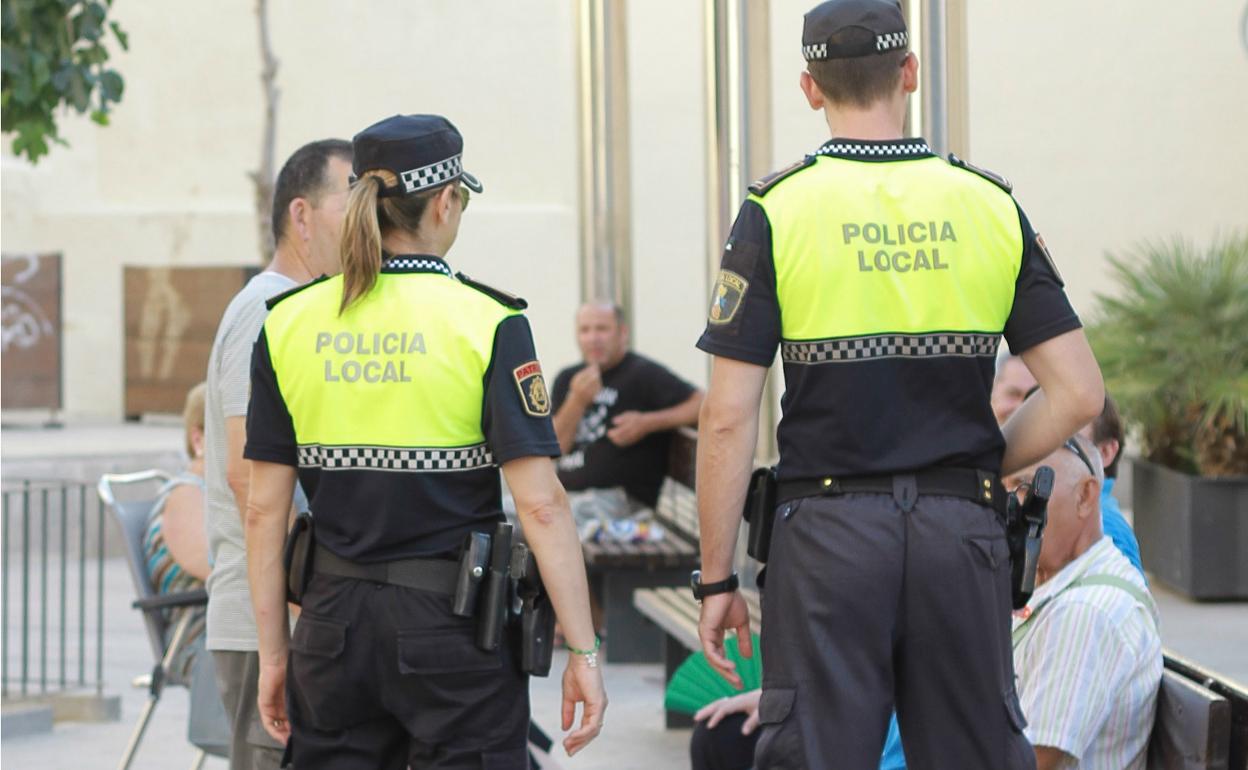 Agentes de la Policía Local. 