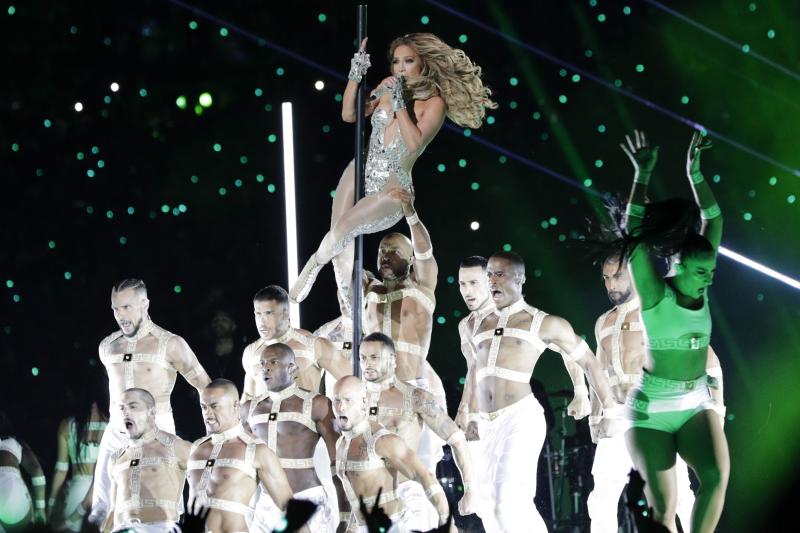 Jennifer Lopez y Shakira arrasan en la Super Bowl más latina de la historia