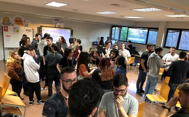 La Global Game Jam genera 13 nuevos videojuegos desde Florida Universitària
