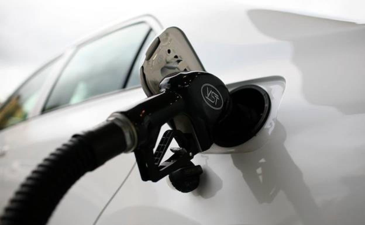 La DGT advierte de la multa que te pueden poner por quedarte sin gasolina