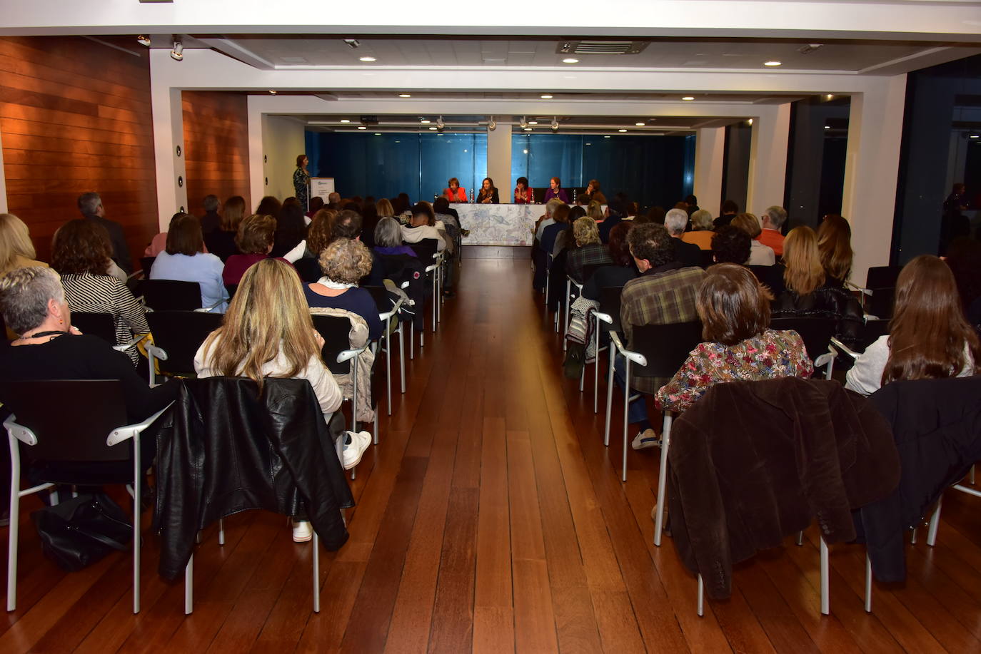 Las expertas Consuelo Guerri, Fátima Martínez, Corpus Gómez Calderón, Marta Ruipérez y Patricia Martín debaten en Dénia sobre la situación actual de las vocaciones científicas en un foro organizado por LAS PROVINCIAS.