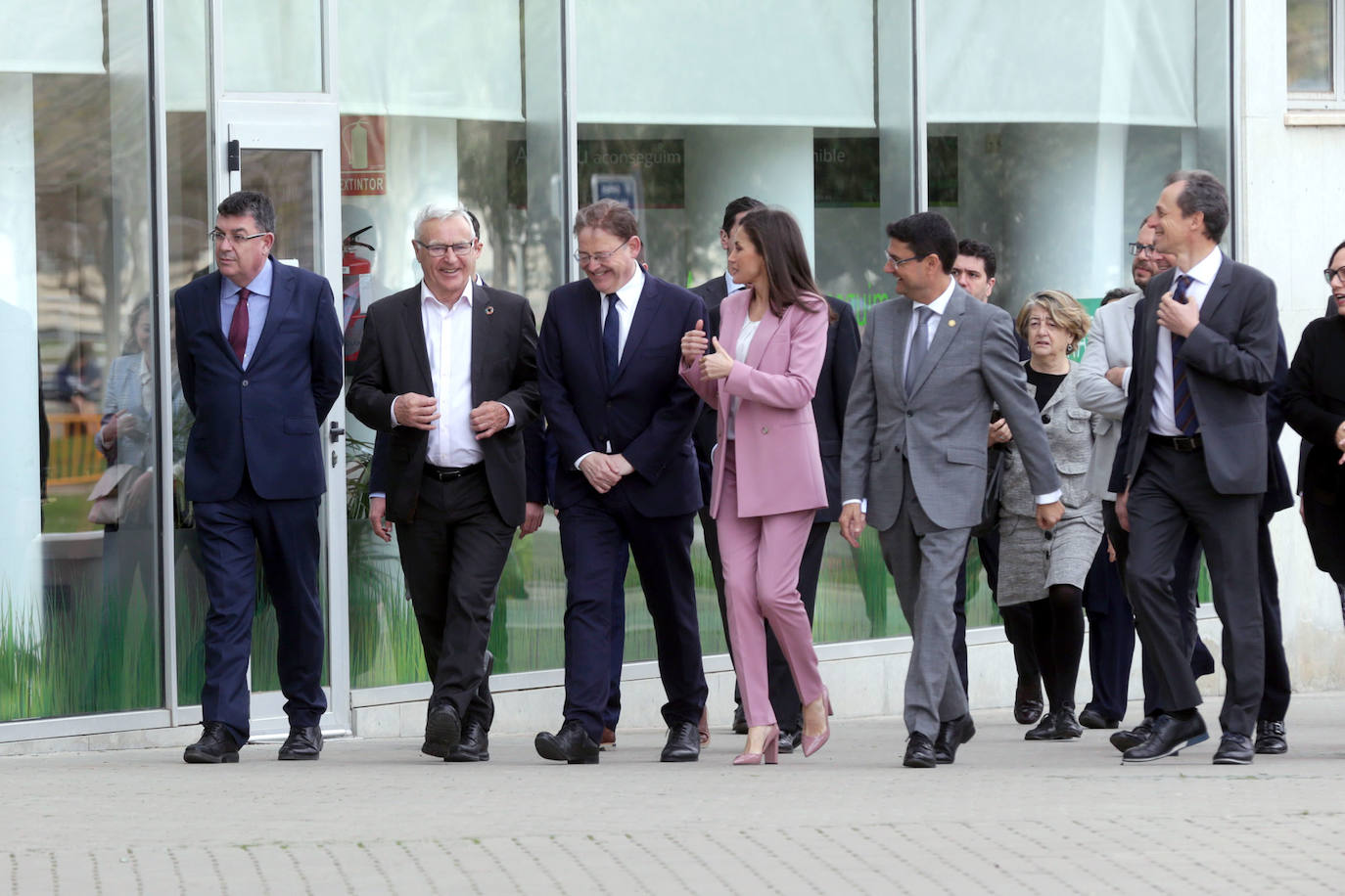 La Reina Letizia ha presidido este miércoles en la Universidad Politécnica de Valencia (UPV) el premio de la Fundación Princesa de Girona a la investigación. Antes de acudir al libramiento del premio, Doña Letizia ha asistido a la presentación del reto emprendedor por parte de equipos en los que han participado alrededor de 300 estudiantes de la universidad. 