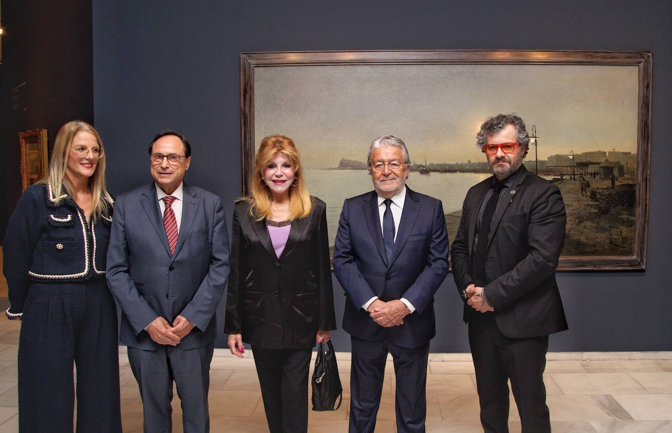 La primera exposición de la colección de Carmen Thyssenen 15 años llega a Fundación Bancaja con obras de Monet, Gauguin y Pissarro que homenajean el paisaje visto por el impresionismo europeo y norteamericano de los siglos XIX y XX. La propia baronesa acudió este viernes a la inauguración de 'Paraísos. Impresionismo europeo y americano, una muestra casi única, que invita al espectador a recorrer este movimiento artístico y que estará en Valencia hasta el 28 de junio.