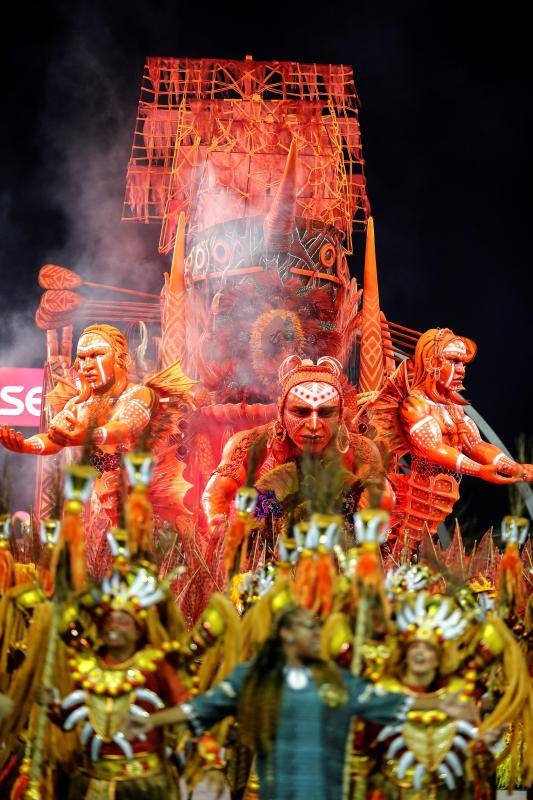 Fotos: El Carnaval de Río llena Brasil de fiesta, música, movimiento y color