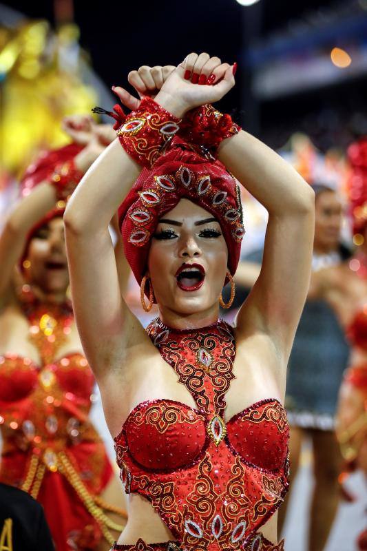 Fotos: El Carnaval de Río llena Brasil de fiesta, música, movimiento y color