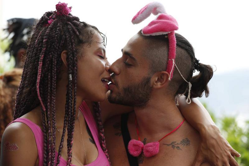 Fotos: El Carnaval de Río llena Brasil de fiesta, música, movimiento y color