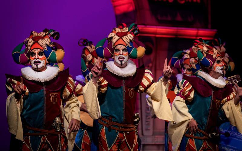 El Concurso Oficial de Agrupaciones Carnavalescas (COAC) que se celebra en el Gran Teatro Falla de Cádiz ha llegado a su fin con la celebración de la Gran Final este viernes. Estos han sido los ganadores: COMPARSAS: 1º Tino Tovar: Oh capitán, my capitán - 2º Martínez Ares: La chusma selecta - 3º Remolino: Los encaidenaos- 4º Jona: Los aislados || CUARTETOS: 1º El cuarteto del more... - 2º Vida y obra de Juan Carlos I, Bajo D - 3º Cari, resiste || CHIRIGOTAS: 1º Los Cadizfornia - 2º No aguantamos más... vamos de impacientes - 3º Los Geni de Cádi - 4º Estrés por cuatro || COROS: 1º La colonial- 2º Tócame- 3º Creaciones S.A. - 4º Al sonar las doce