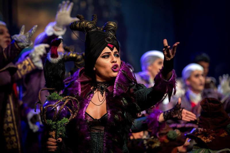 El Concurso Oficial de Agrupaciones Carnavalescas (COAC) que se celebra en el Gran Teatro Falla de Cádiz ha llegado a su fin con la celebración de la Gran Final este viernes. Estos han sido los ganadores: COMPARSAS: 1º Tino Tovar: Oh capitán, my capitán - 2º Martínez Ares: La chusma selecta - 3º Remolino: Los encaidenaos- 4º Jona: Los aislados || CUARTETOS: 1º El cuarteto del more... - 2º Vida y obra de Juan Carlos I, Bajo D - 3º Cari, resiste || CHIRIGOTAS: 1º Los Cadizfornia - 2º No aguantamos más... vamos de impacientes - 3º Los Geni de Cádi - 4º Estrés por cuatro || COROS: 1º La colonial- 2º Tócame- 3º Creaciones S.A. - 4º Al sonar las doce