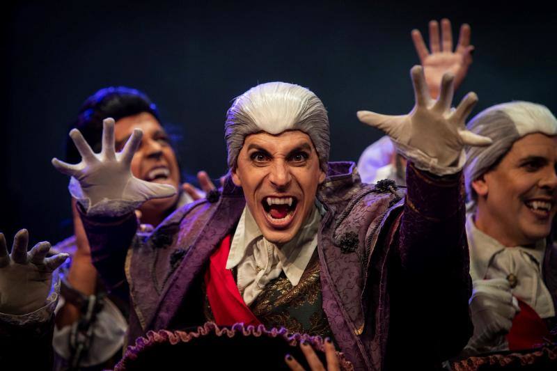 El Concurso Oficial de Agrupaciones Carnavalescas (COAC) que se celebra en el Gran Teatro Falla de Cádiz ha llegado a su fin con la celebración de la Gran Final este viernes. Estos han sido los ganadores: COMPARSAS: 1º Tino Tovar: Oh capitán, my capitán - 2º Martínez Ares: La chusma selecta - 3º Remolino: Los encaidenaos- 4º Jona: Los aislados || CUARTETOS: 1º El cuarteto del more... - 2º Vida y obra de Juan Carlos I, Bajo D - 3º Cari, resiste || CHIRIGOTAS: 1º Los Cadizfornia - 2º No aguantamos más... vamos de impacientes - 3º Los Geni de Cádi - 4º Estrés por cuatro || COROS: 1º La colonial- 2º Tócame- 3º Creaciones S.A. - 4º Al sonar las doce