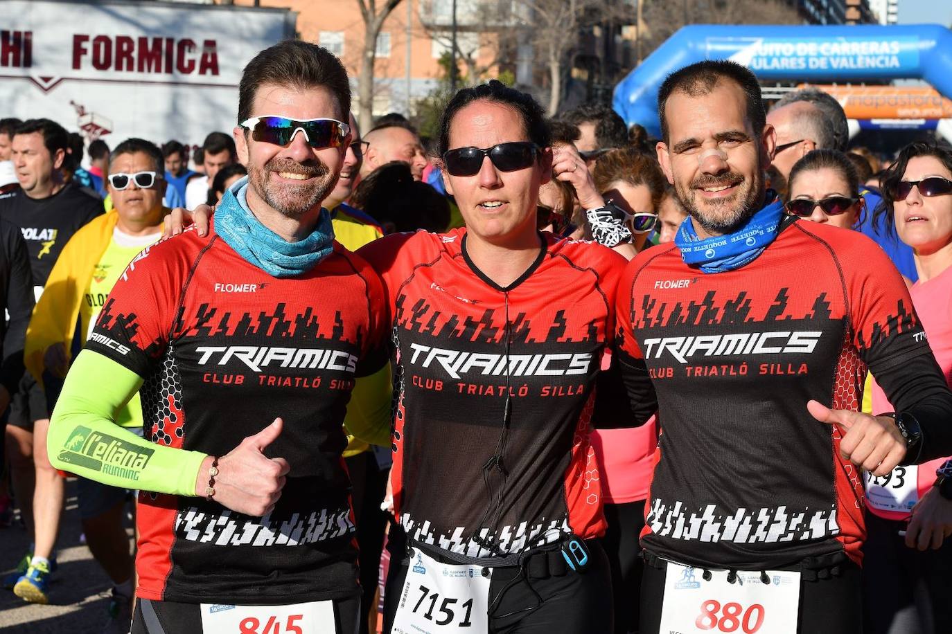 Miles de personas se dan cita en la VI Carrera Never Stop Running 2020 de Valencia con un recorrido de 5 kilómetros por las proximidades de la avenida de Francia.