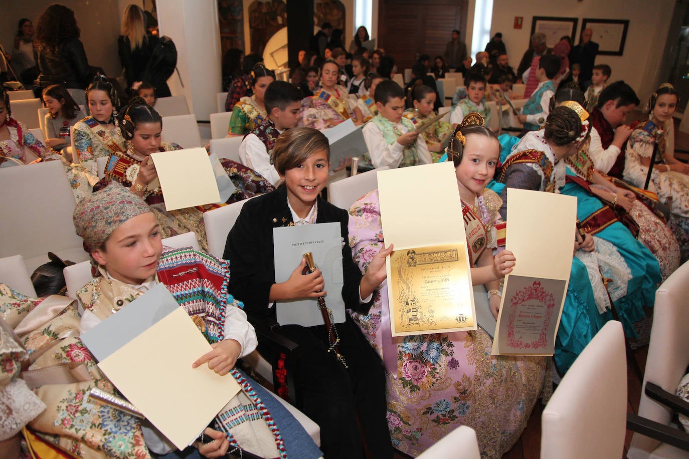 Fotos: Las Fallas de Dénia se preparan con la Exposición del Ninot