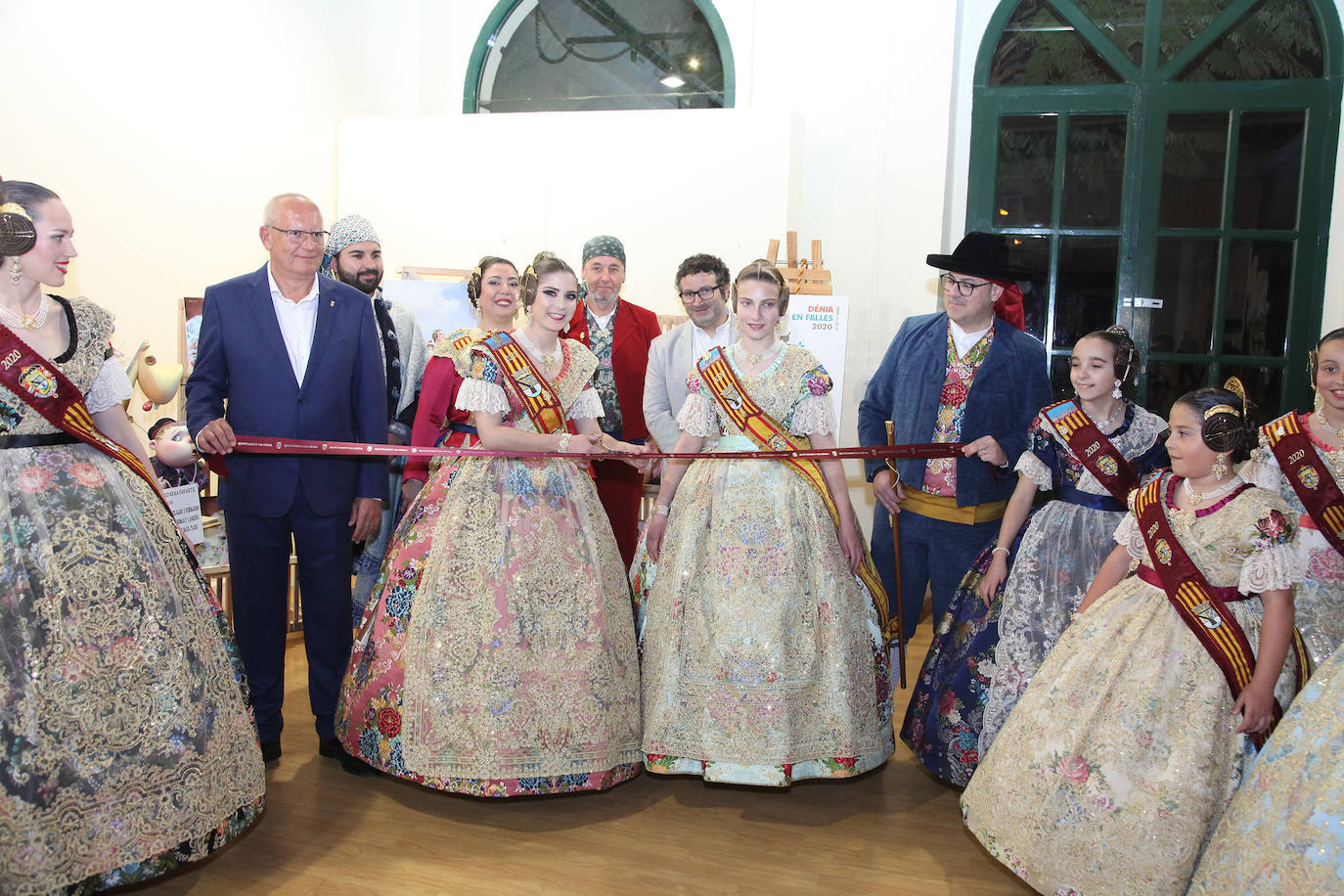 Fotos: Las Fallas de Dénia se preparan con la Exposición del Ninot