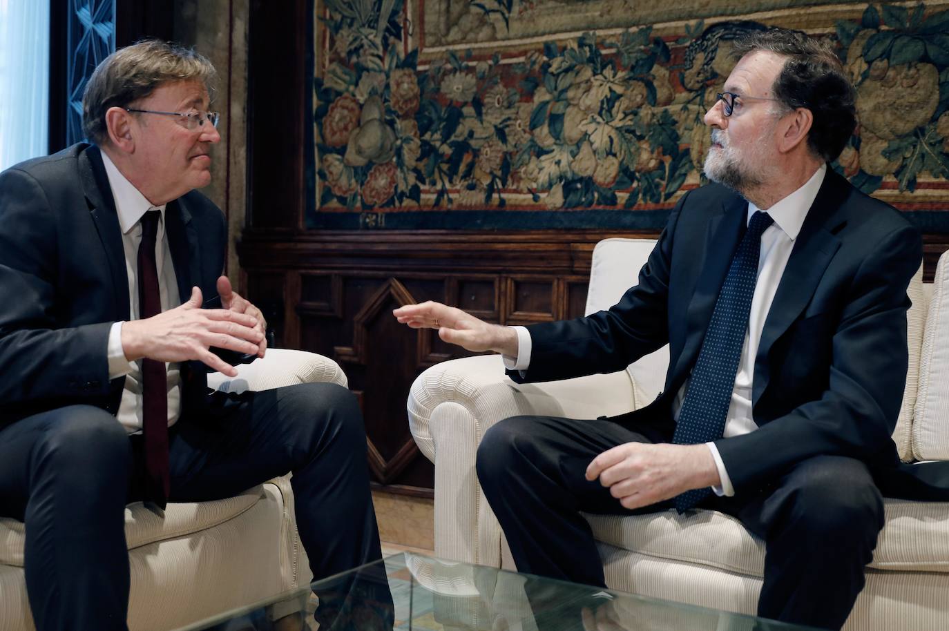 El presidente de la Generalitat Valenciana, Ximo Puig, recibió este en el Palau al expresidente del Gobierno Mariano Rajoy.