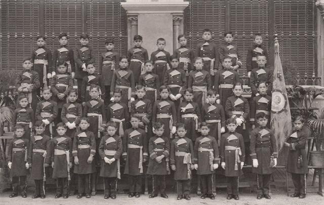 Alumnos del colegio jesuita San José entre los que se encuentra Berlanga.